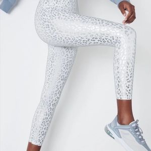 NWOT FABLETICS HIGH-WAISTED PRINTED POWERHOLD LEGGINGS 7/8